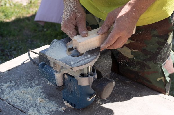 Fraiseuse bosch : la clé des assemblages bois parfaits
